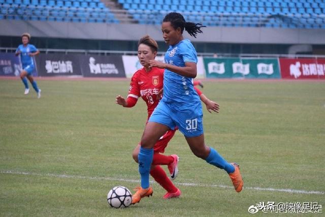 达尼洛：C罗是外星人但也是正常人，他推动你每天变得更好
